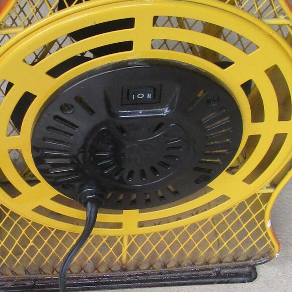 Solid Metal Dog Cool Decor Electric Fan - Picture 4 of 6